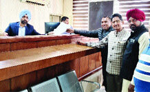 ਜ਼ਿਲ੍ਹਾ ਪ੍ਰੀਸ਼ਦ ਸਮੇਤ 9 ਸੀਟਾਂ ’ਤੇ ਕਾਮਰੇਡਾਂ ਵੱਲੋਂ ਨਾਮਜ਼ਦਗੀ ਪੱਤਰ ਦਾਖਲ