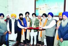 ਕੈਨੇਡਾ ਦੇ 3 ਮੈਂਬਰ ਪਾਰਲੀਮੈਂਟ ਹਰਿਮੰਦਰ ਸਾਹਿਬ ਨਤਮਸਤਕ