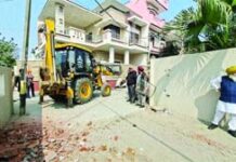 ਖਹਿਰਾ ਦੇ ਘਰ ਦਾ ਇੱਕ ਹਿੱਸਾ ਢਾਹਿਆ