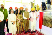 ਸਿਆਸਤਦਾਨਾਂ ਨੇ ਆਪਣੇ ਆਗੂਆਂ ਦੇ ਨਾਂਅ ‘ਤੇ ਯਾਦਗਾਰਾਂ ਬਣਾਈਆਂ ਪਰ ਸ਼ਹੀਦ-ਏ-ਆਜ਼ਮ ਭਗਤ ਸਿੰਘ ਨੂੰ ਅੱਖੋਂ ਪਰੋਖੇ ਕੀਤਾ : ਭਗਵੰਤ ਮਾਨ