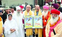 ਮੋਹਿੰਦਰ ਭਗਤ ਤੇ ਦੀਪਕ ਬਾਲੀ ਨੇ ਦਮੜੀ ਯਾਤਰਾ ਲਈ ਵਿਸ਼ੇਸ਼ ਟ੍ਰੇਨ ਹਰਿਦੁਆਰ ਨੂੰ ਕੀਤੀ ਰਵਾਨਾ