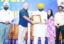 ਸ਼ਾਨਦਾਰ ਨਤੀਜਿਆਂ ਲਈ 300 ਤੋਂ ਵੱਧ ਪ੍ਰਿੰਸੀਪਲਾਂ ਦਾ ਸਨਮਾਨ