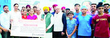 ਮਾਨ ਵੱਲੋਂ ਇਨਡੋਰ ਬੈਡਮਿੰਟਨ ਹਾਲ ਲਈ 2.14 ਕਰੋੜ ਦਾ ਚੈੱਕ ਭੇਟ