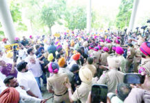 ਈ ਡੀ ਟੀਮਾਂ ਘੇਰੀਆਂ, ਮੋਦੀ ਨੇ ਦਿਹਾੜੀਦਾਰ ਡਾਕੂ ਪੰਜਾਬ ਘੱਲੇ : ਆਪ
