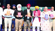 ਮੁੱਖ ਮੰਤਰੀ ਵੱਲੋਂ ‘ਪੰਜਾਬ ਦਾ ਇਤਿਹਾਸ’ ਦੀਆਂ ਤਿੰਨ ਜਿਲਦਾਂ ਲੋਕ ਅਰਪਣ